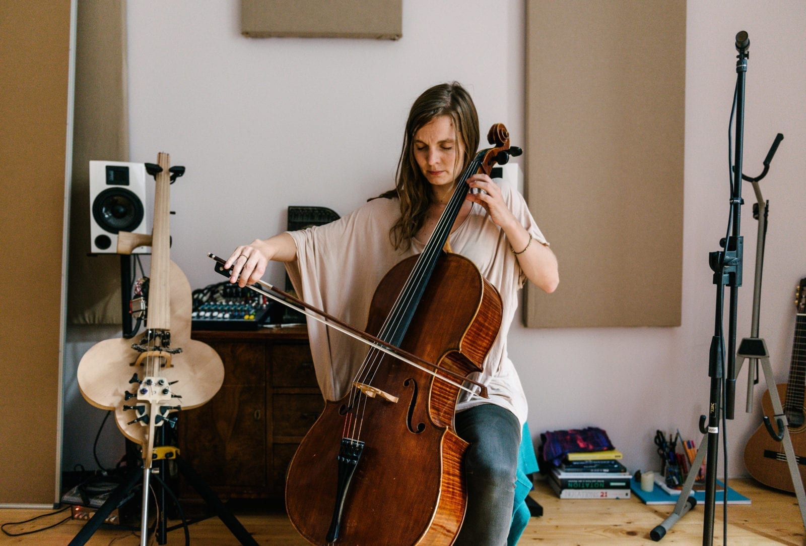 HBO's Chernobyl Soundtrack Composer Hildur Guðnadóttir Soundtrack Joker Chernobyl Composer Music