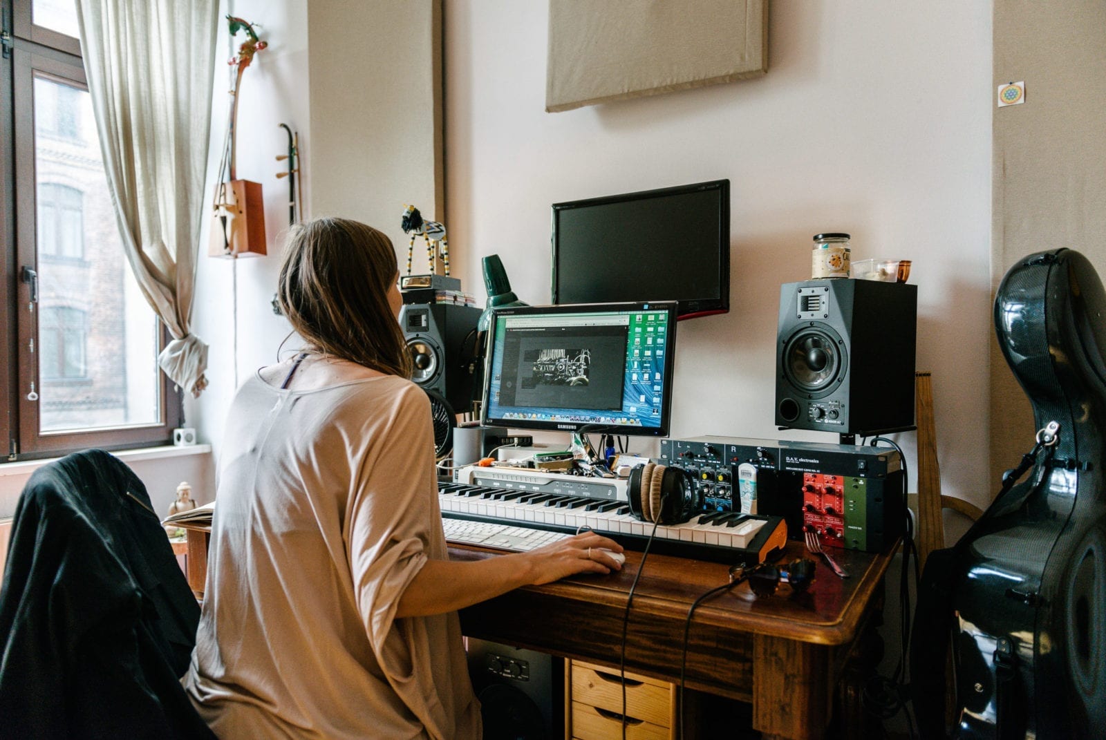 HBO's Chernobyl Soundtrack Composer Guðnadóttir - Chernobyl Soundtrack Music