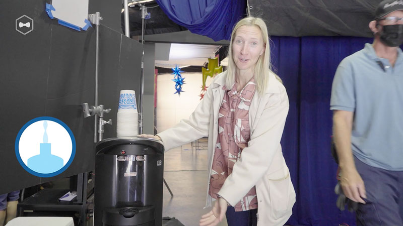 Water station with recyclable cups