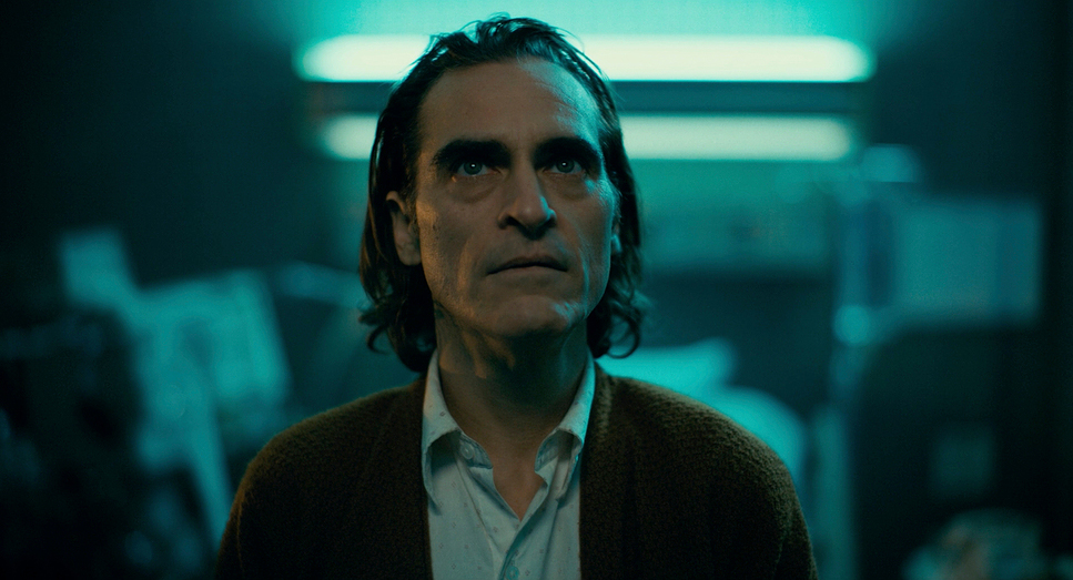 Joker film analogous color