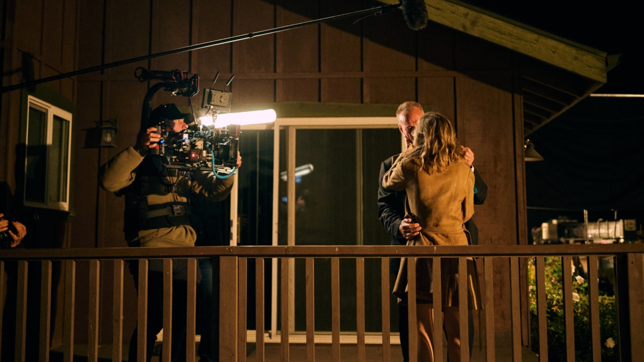 Camera Operator Actors Scene Quiet Hour - Holiday Sale 2024