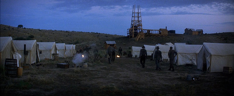 The use of the color blue in There Will Be Blood (2007) | Miramax