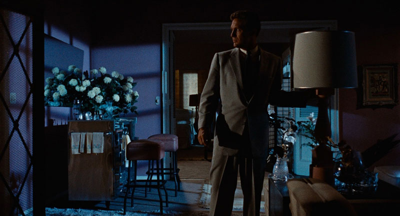 The use of the color blue in Written On The Wind (1956) | Universal International Pictures