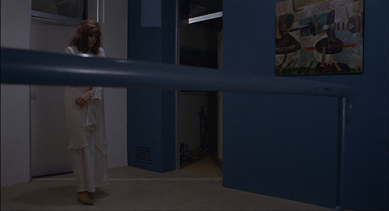 The use of the color blue in Red Desert (1964) | Francoriz Production