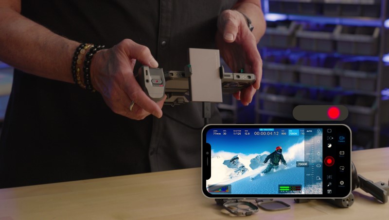 Shane Hurlbut shows the Tilta Khronos handle red light engages the Blackmagic Camera app