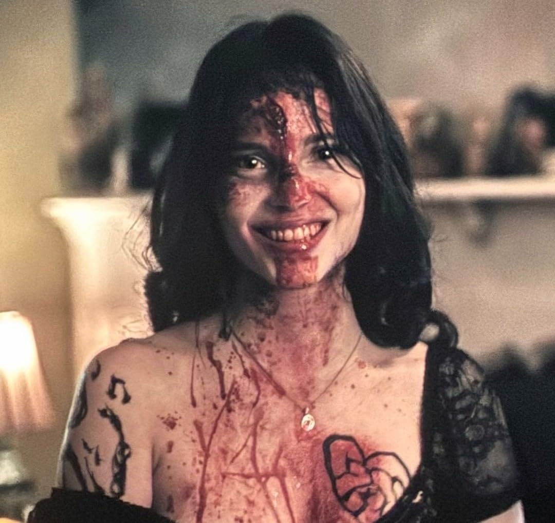 Nikki (Inde Navarrette) in Obsession